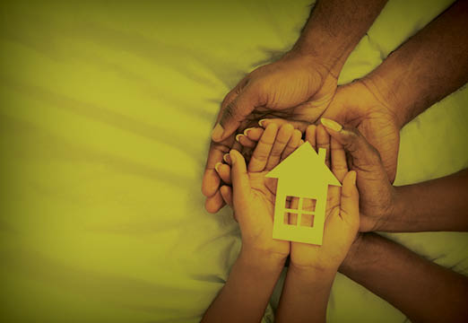 homeowners protecting their home with insurance